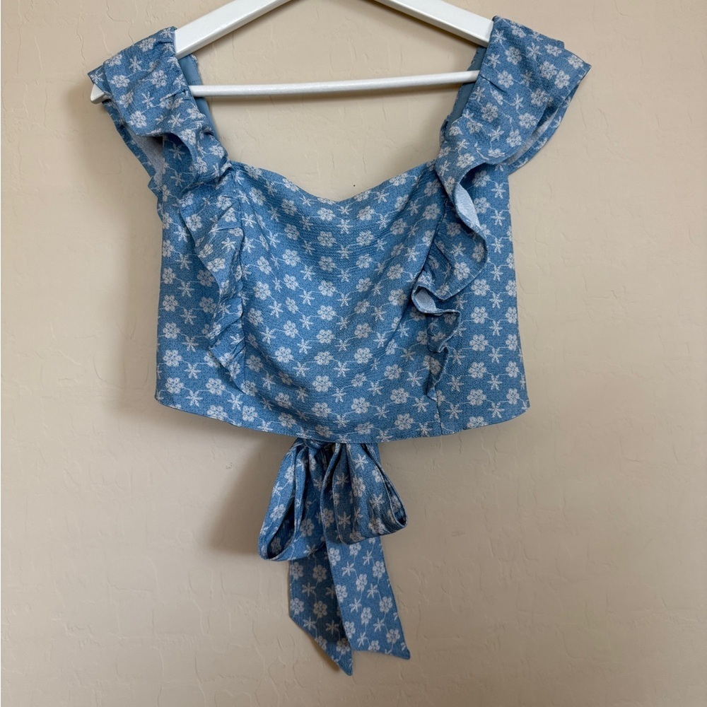 BCBGeneration Tie Back Ruffle Sleeveless Crop Top Floral Powder Blue Floral M